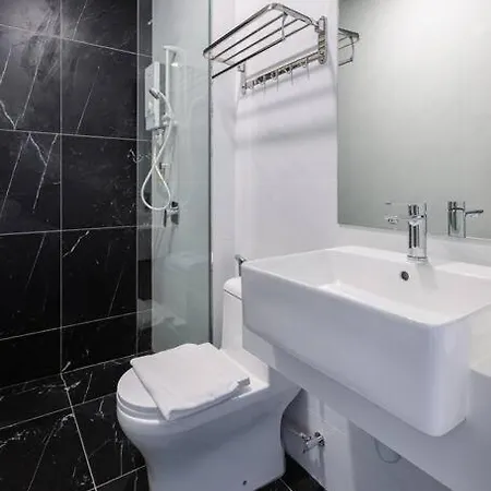 Greatview 2Br Infinity Pool & Easyaccess To Town 13 Apartment George Town Exterior photo